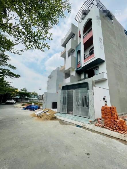 Nhà Mới 100% 4 tấm Phạm Văn Đồng, Sổ Hoàn công 2026 Full Nội Thất