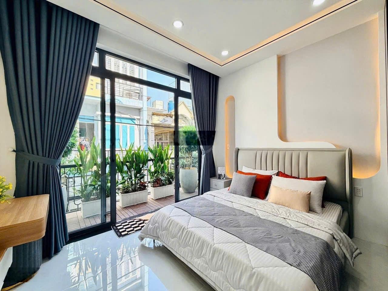 Kẹt tiền bán gấp nhà Huỳnh Tịnh Của P.19 Bình Thạnh. Giá:5,4 tỷ. DT:78.5m2. 3Tầng. Sổ Hồng Riêng