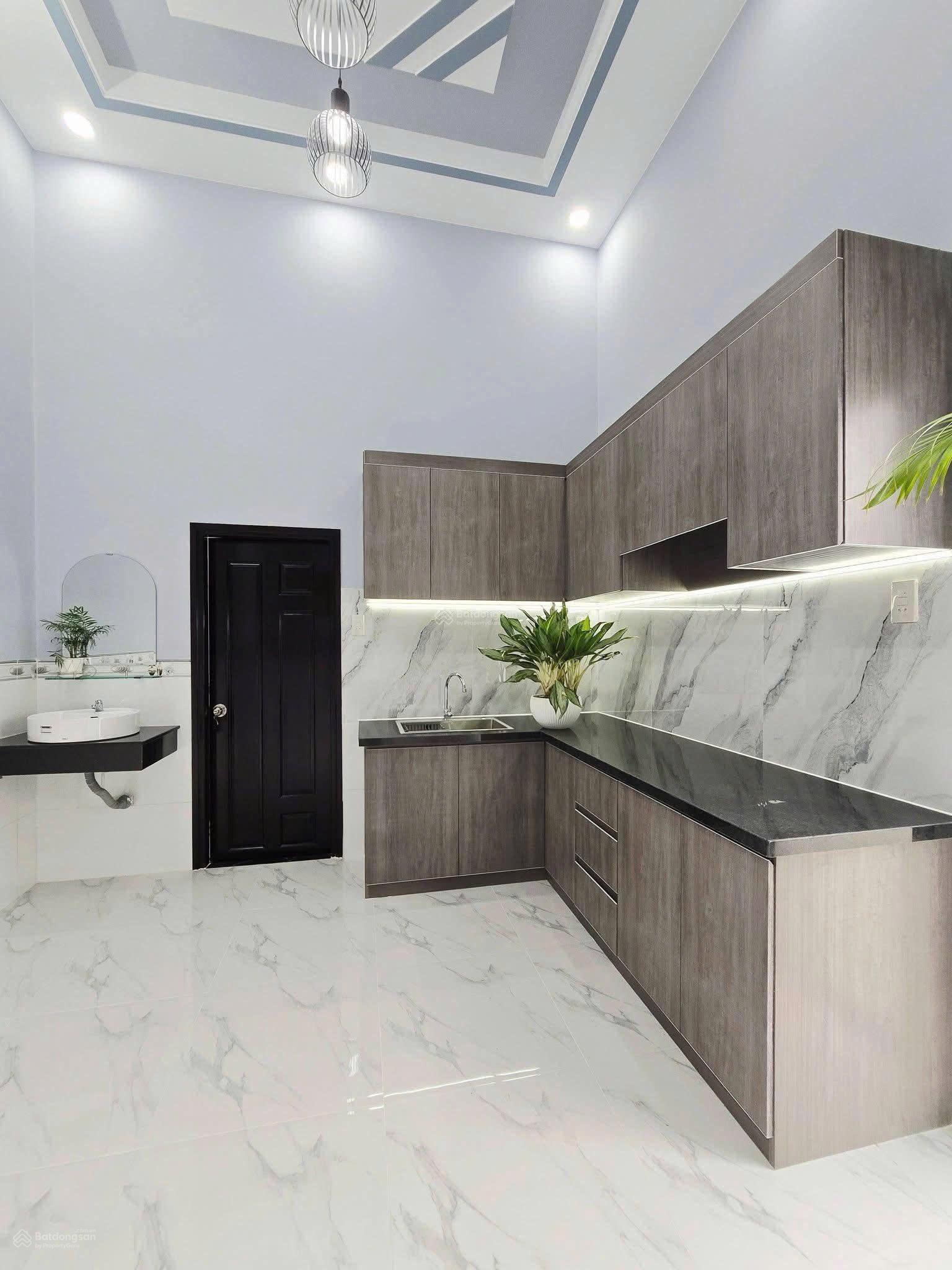 Bán nhà HXH Cộng Hòa, phường 4, Tân Bình (4,5*12) 3 tầng; gần sân bay