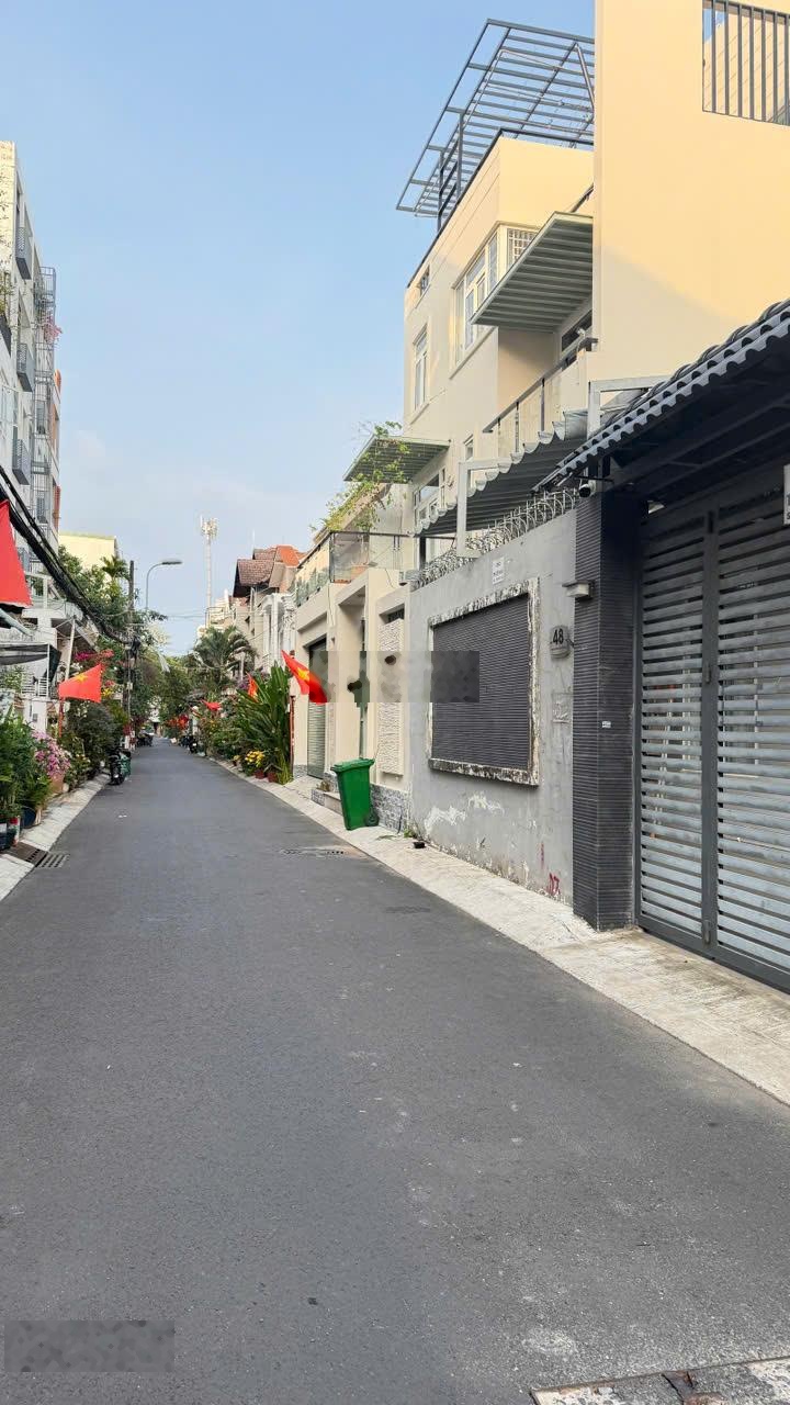 Bán nhà Nguyễn Văn Hưởng, 10x11, 3 tầng, 4pn, nhà đẹp, 31 tỷ