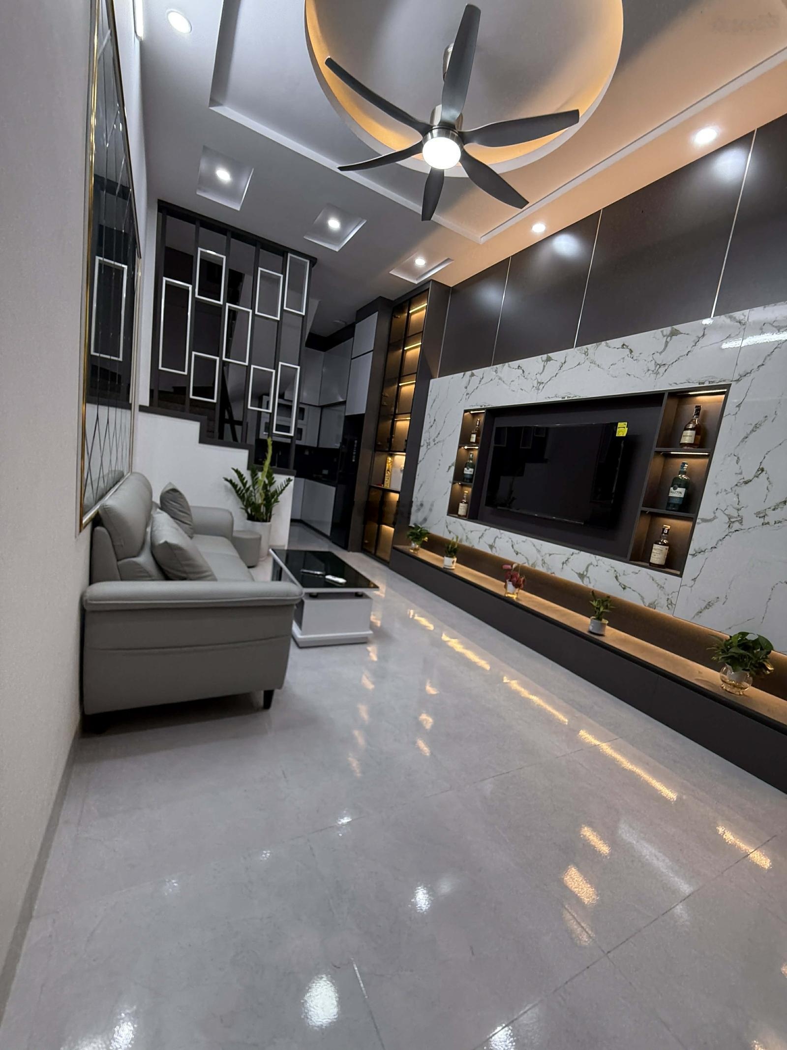 Bán gấp nhà đẹp phố trương định - hai bà trưng 36m 5tầng tặng nội thất ở luôn - giá chỉ 8 tỷ