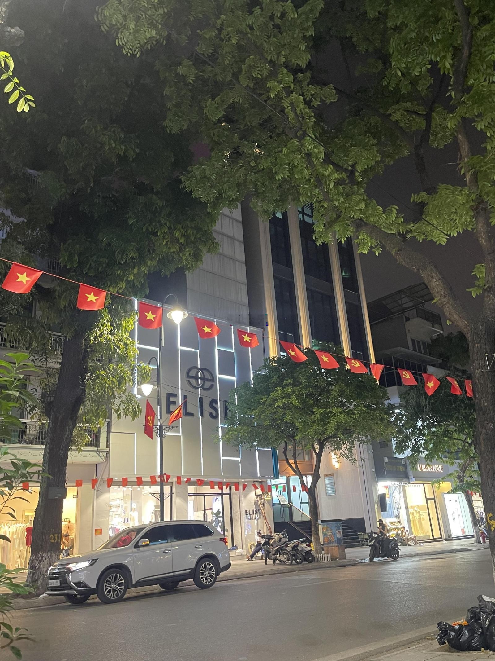 Bán gấp khách sạn view Hồ Gươm, Mặt Phố Hàng Bạc, Hoàn Kiếm gần 50 PN, 9 tầng thuê 450tr/th 118 tỷ