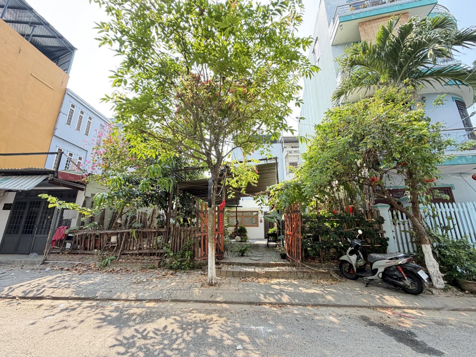 Cho thuê mặt bằng kinh doanh tại Đầm Rong 2, full nội thất chỉ vào kinh doanh thu tiền