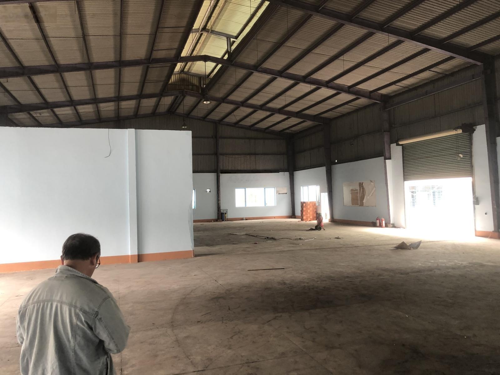 Cho thuê văn phòng + kho xưởng tổng sd 2000m2 Hiệp Thành Quận 12