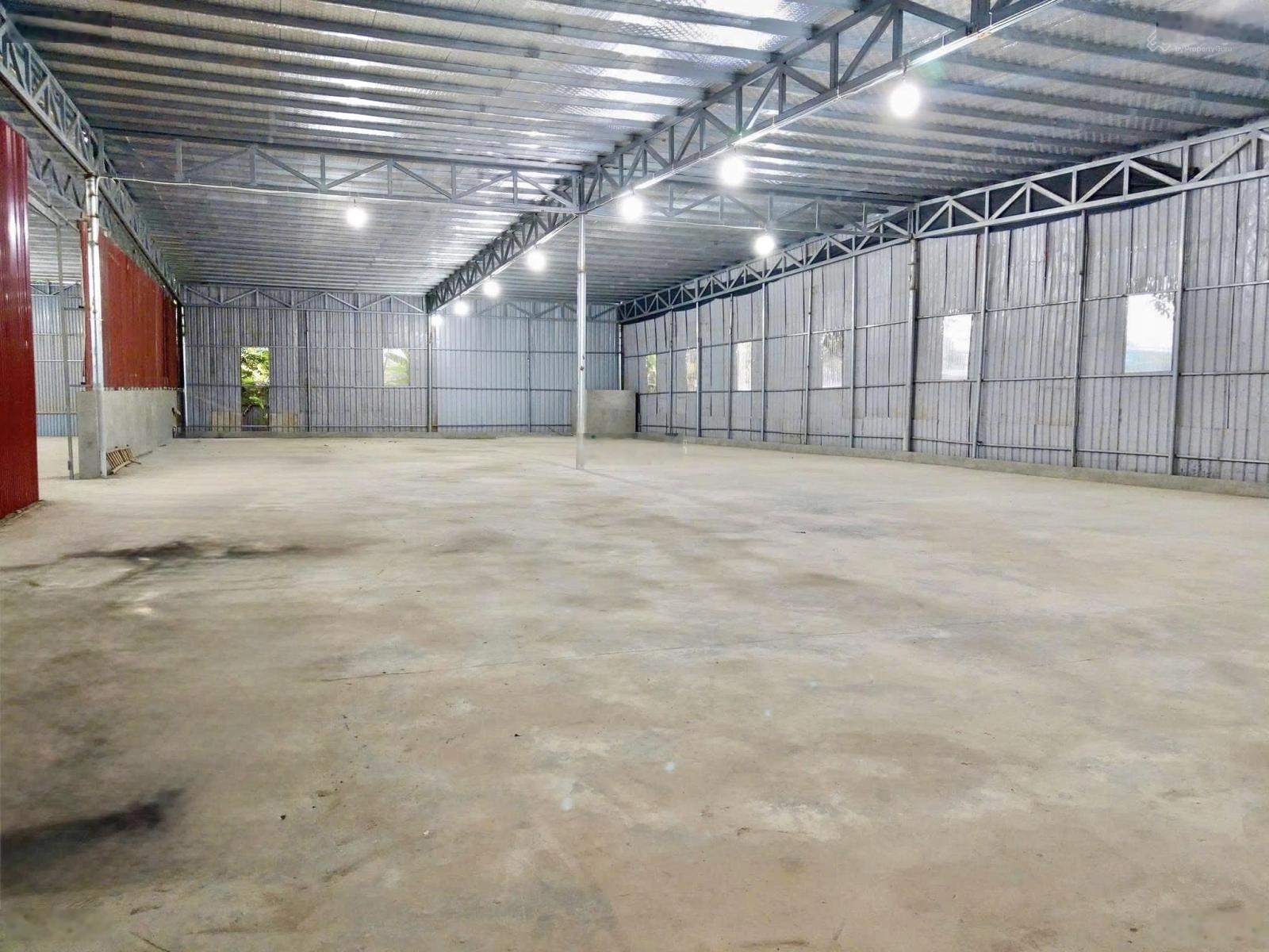 Cho thuê kho xưởng Vân Tảo, Thường Tín, DTSD 4000m, container đỗ, giá 130tr/th