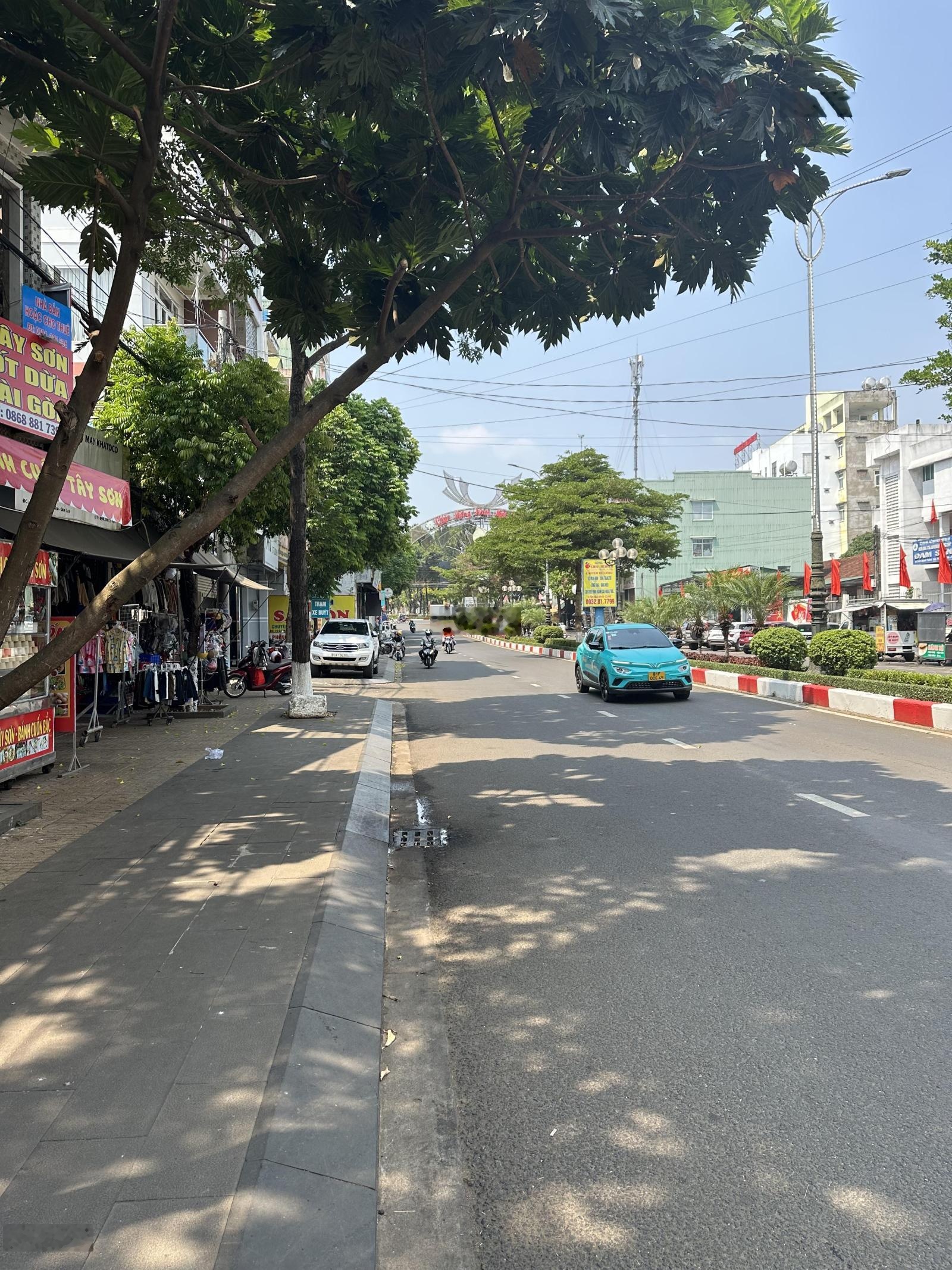 Bán nhà phố tại 32 Cách Mạng Tháng Tám, 8 tỷ VND, 81.5 m2, view đẹp, uy tín