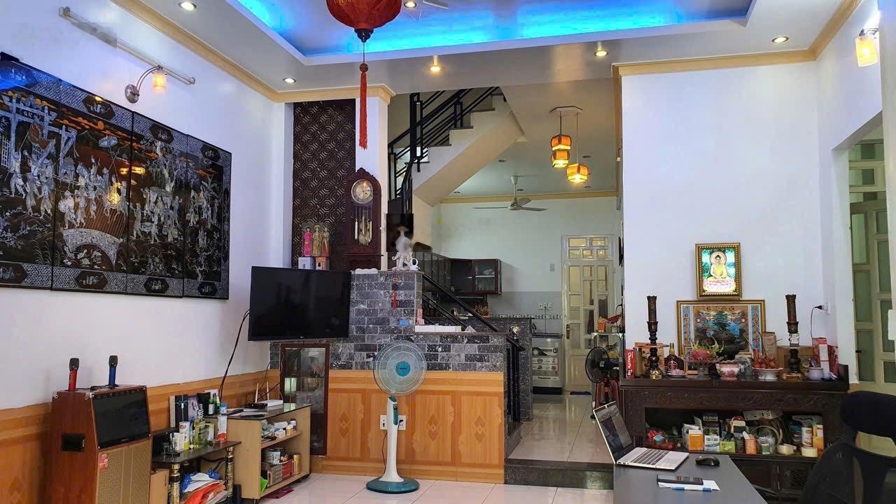 Nhà hẻm xe hơi Bình Trị Đông (Tên Lửa nối dài), 6x15m (90m2), trệt 1 lầu BTCT gần chợ, siêu thị