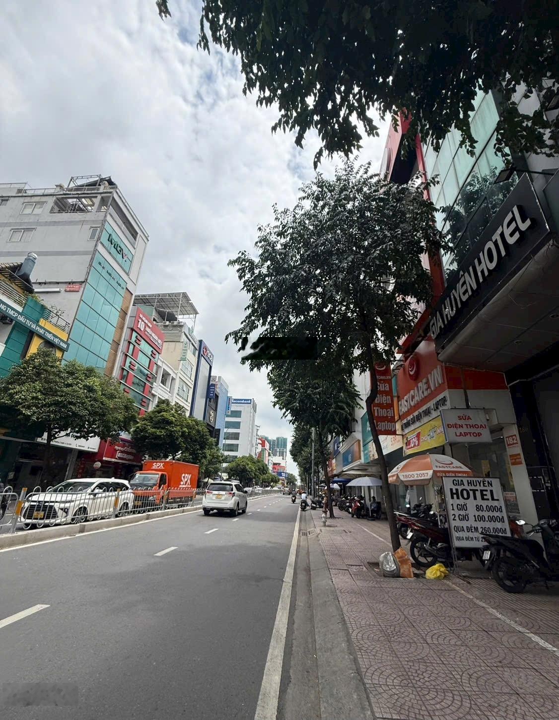 Bán Hotel Mặt Tiền Khánh Hội chỉ 35 tỷ cam kết thông tin thật làm việc chính chủ ( độc quyền bán )