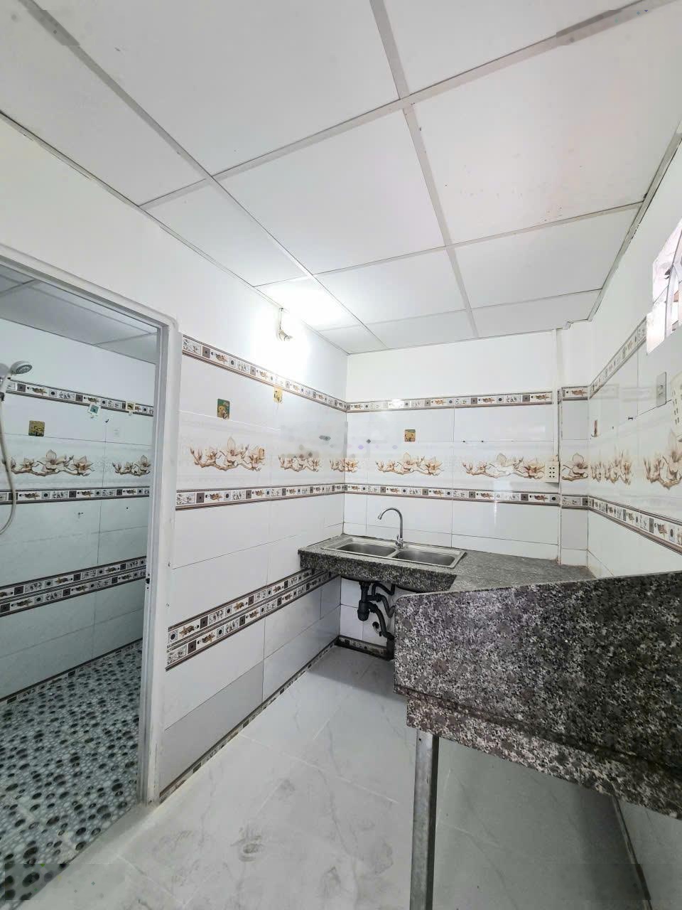 Nhà mặt tiền kinh doanh tốt chỉ 3,55 tỷ
