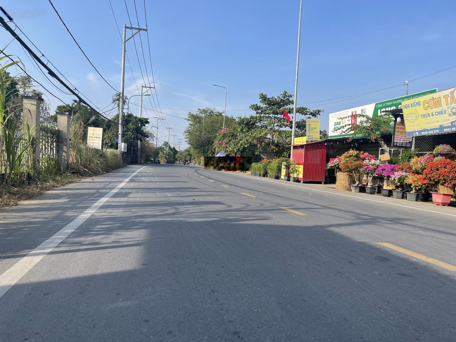 Chuyển nhượng 900m2 có thổ cư, mặt Đường Long Phước. Giá chỉ 18.5 tỷ