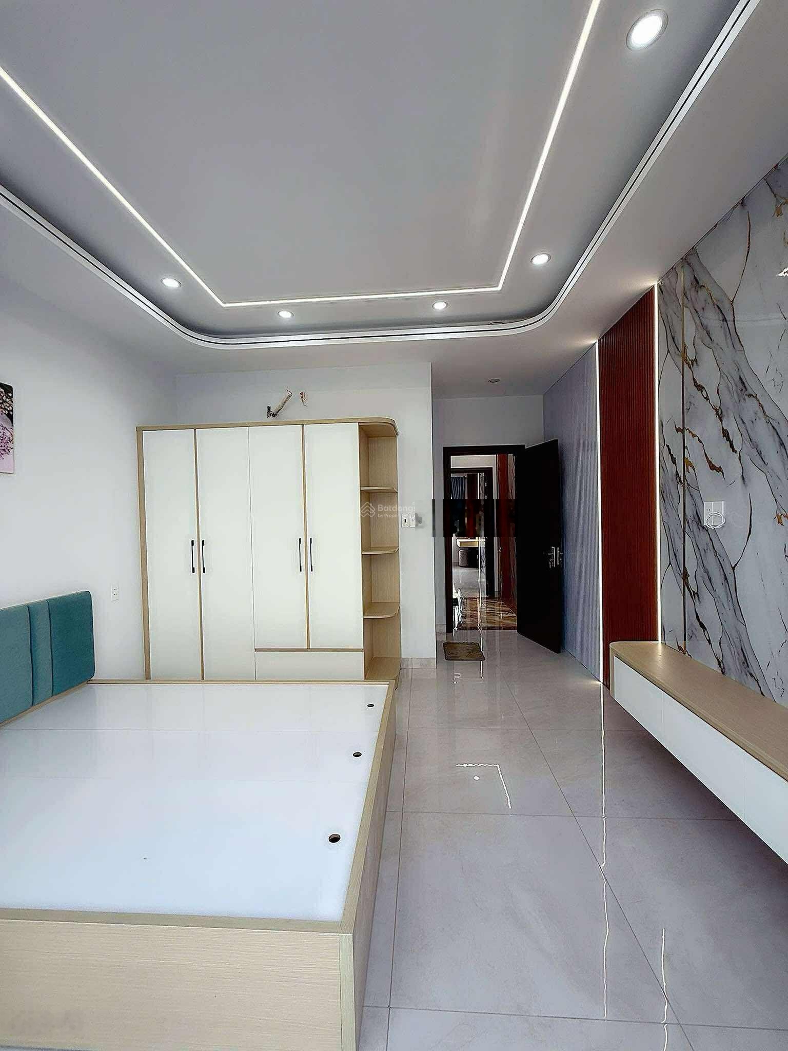 Nhà mới xây hxh ở ngay tại lã xuân oai, long trường, quận 9.