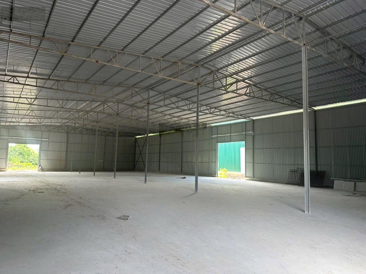 Cho thuê kho tại Gia Lâm- Hà Nội , S:1000m2