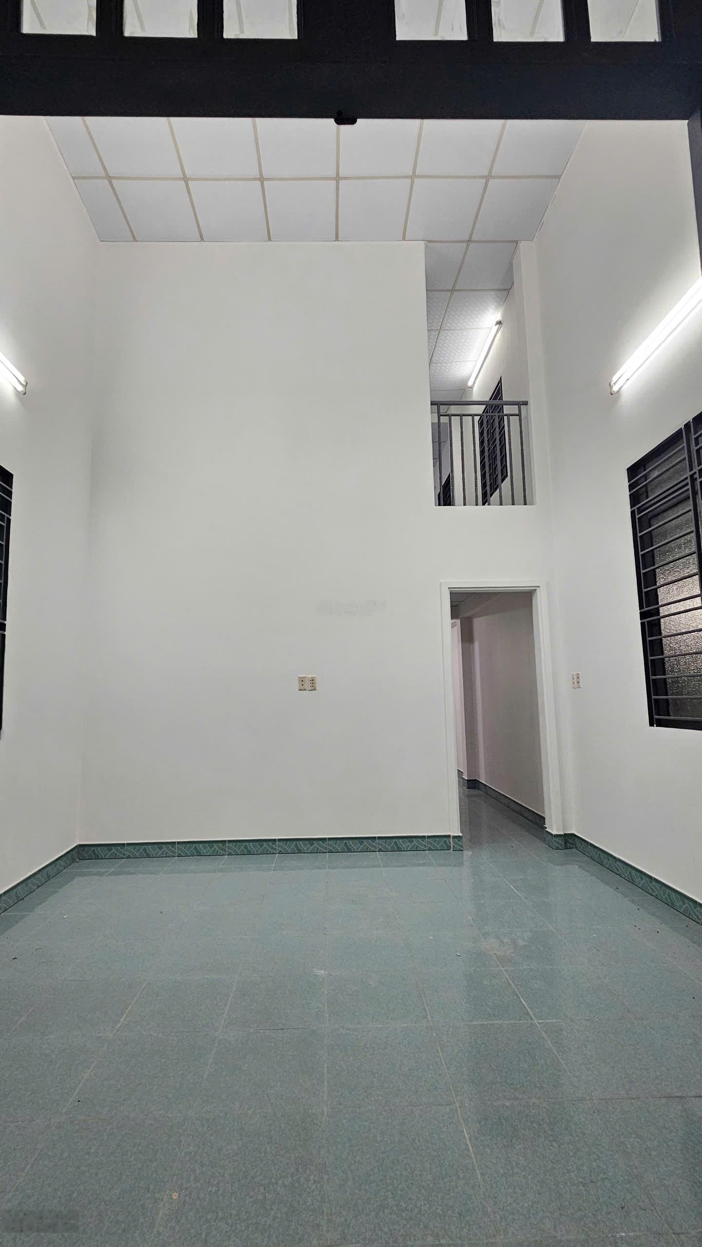 Cho thuê nhà mặt phố 1886/67 Huỳnh Tấn Phát, 8 triệu, 60 m2, giá ưu đãi