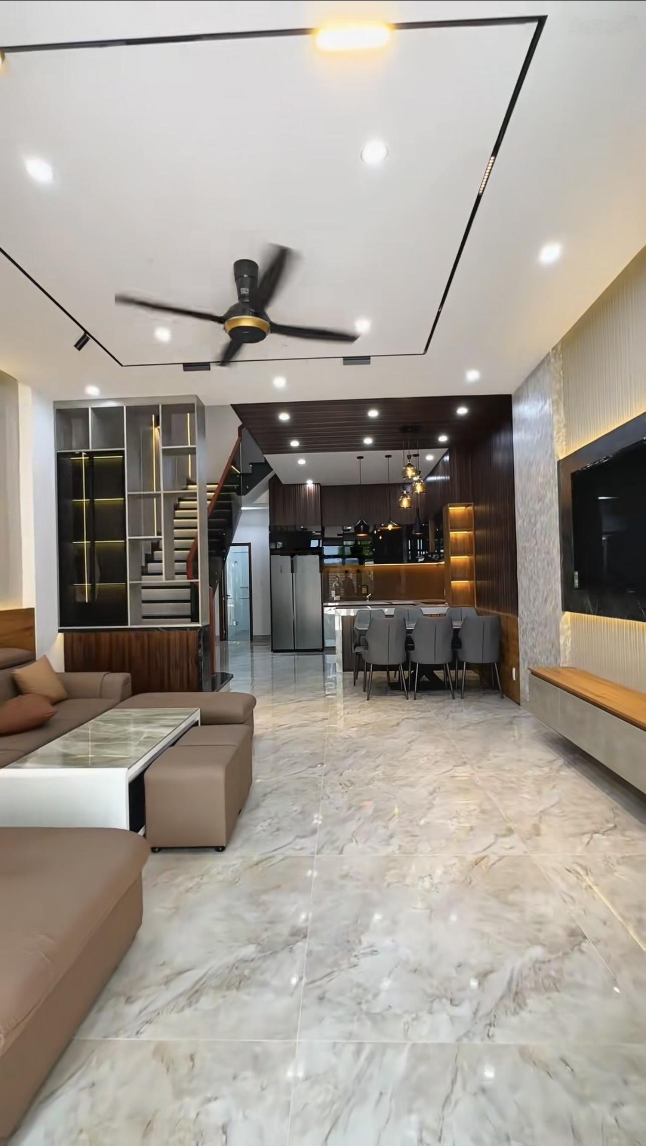 Lên sóng nhà đẹp- sư vạn hạnh, p.12, quận 10. khu sầm uất, giá 4,98 tỷ đang cho thuê 27 triệu/ 90m2