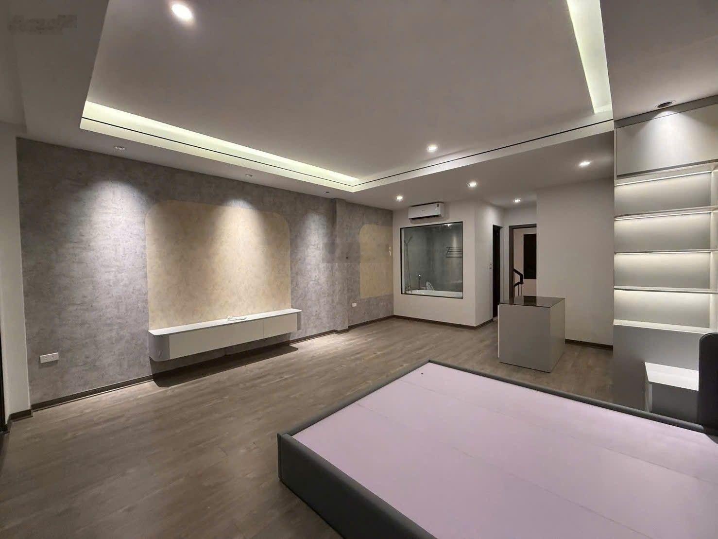 Bán nhà ngọc thụy, 67m_mt 5m , 4 ngủ , nội thất sang sịn, 12xty