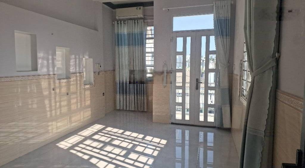 Chính Chủ 1 Đời-Nhà Lô Góc 3 Tầng -Mặt Tiền Hẻm 6m-Nguyễn Văn Tạo-4,5x16-Nhỉnh 5 Tỷ