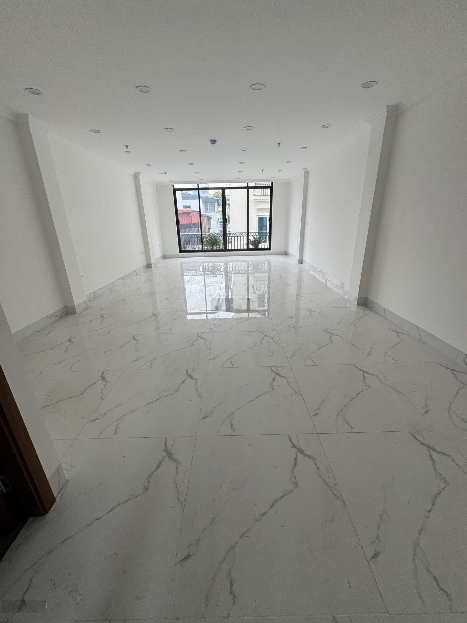 Cần ra gấp căn nhà mặt phố tây sơn .thiết kế víp thông tầng .kinh doanh hoặc làm văn phòng