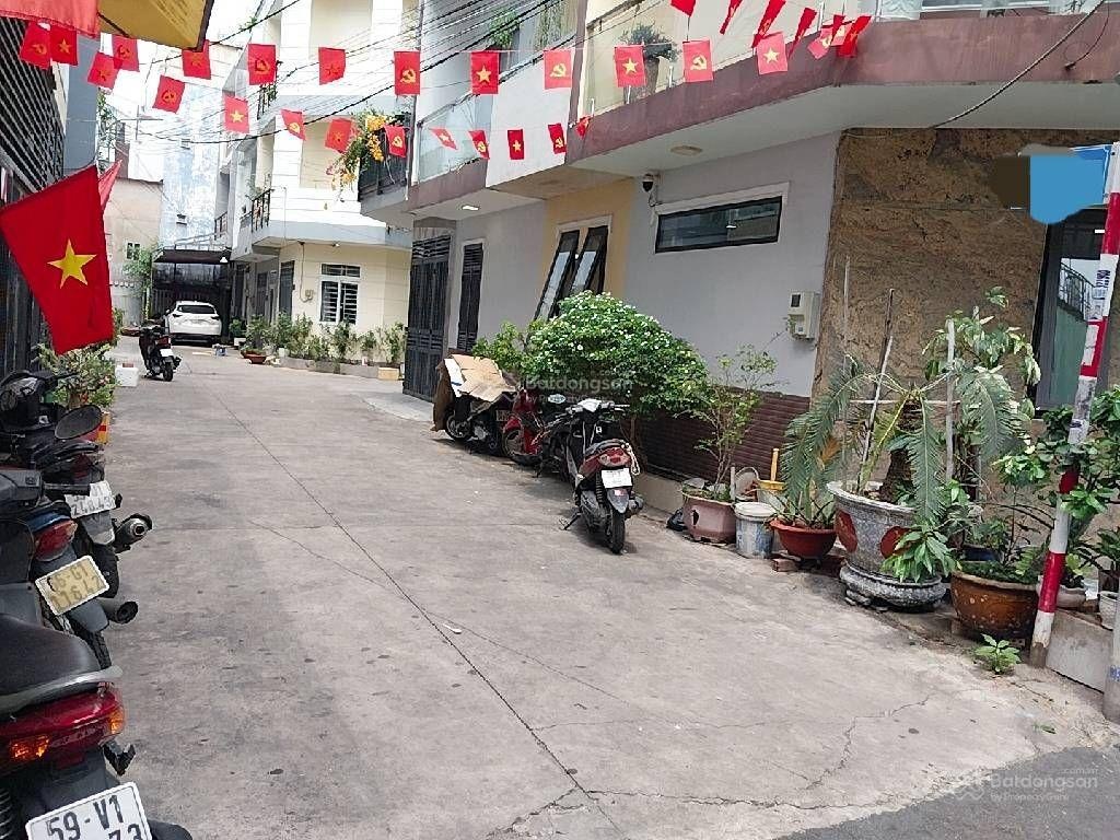 Bán gấp Nhà riêng tại Lý Thánh Tông, 8,8 tỷ, 70m2, 5PN, 4WC, 4 tầng.