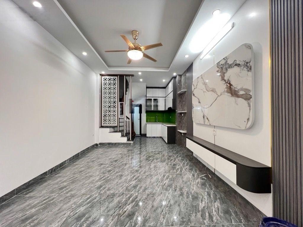 Ô tô đỗ cửa Kinh doanh đỉnh Nhà mới đẹp Vĩnh Hưng 33m 5 tầng chỉ 9,7 tỷ