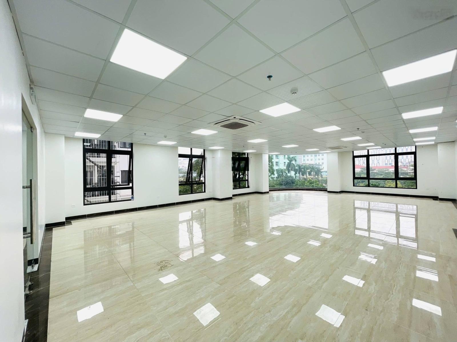Sàn văn phòng 100m2 lầu 3 giá thuê 18tr/ tháng - Cửu Long, P.2, Tân Bình