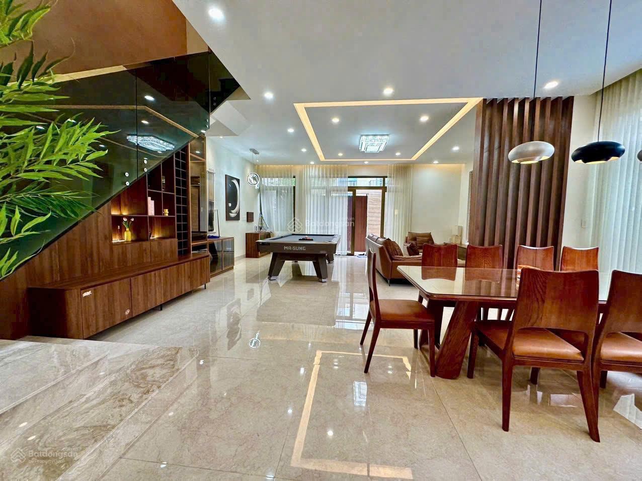 Biệt thự sân vườn hồ bơi mặt tiền An Phú, Quận 2 - 11x20m - HĐT 120tr, giá tốt chỉ 56 tỷ