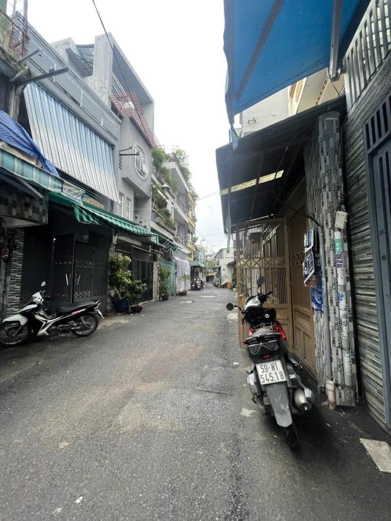 Bán nhà hẻm xe Hoàng Sa, Quận 3, 29m2, 3 tầng kinh doanh tốt, 2.99 tỷ