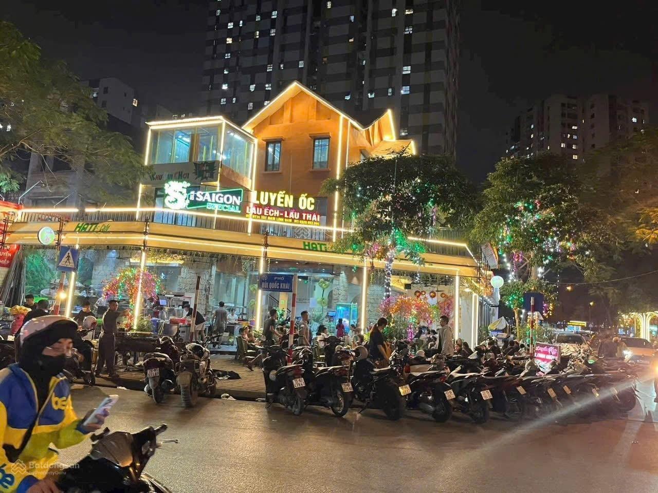 Mặt phố trung hoà 150m2 x 5 tầng mặt tiền lô góc giá thuê 190tr/tháng vỉa hè sân bay