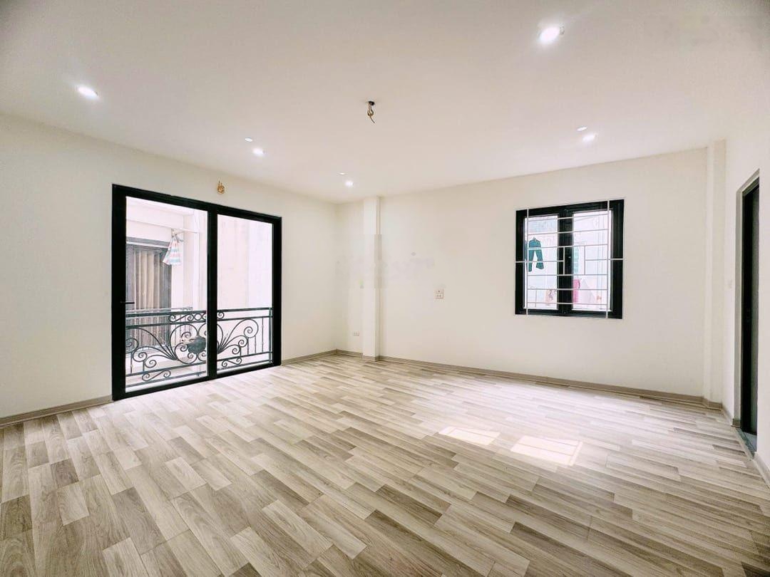 Cực phẩm phố lò đúc - thang máy - lô góc 5 tầng - diện tích 42m2 - 20m ra mặt phố lớn