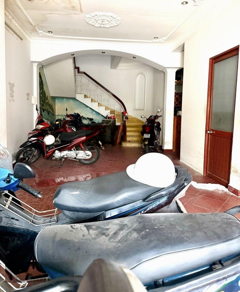 Nhỉnh 7 tỷ - nhà ngay ngã 6 Phạm Văn Đồng - DT 115m2 - đang có dòng tiền 15tr/tháng