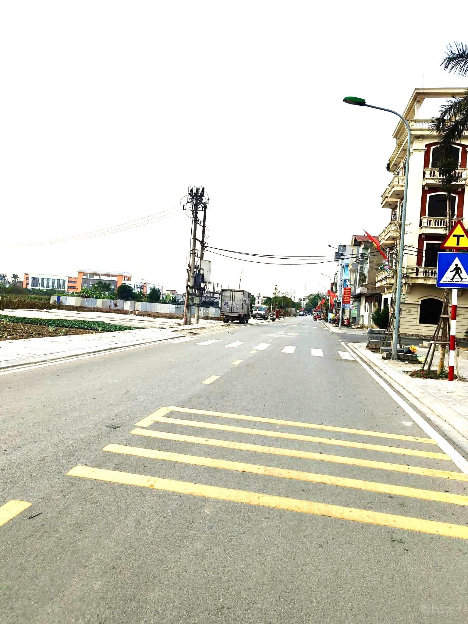 Hàng hiếm hoa hậu thôn Đoài, xã Phúc Thịnh cơ hội đầu tư ở đều đẹp chỉ 8,2 tỷ đường bìa 10m