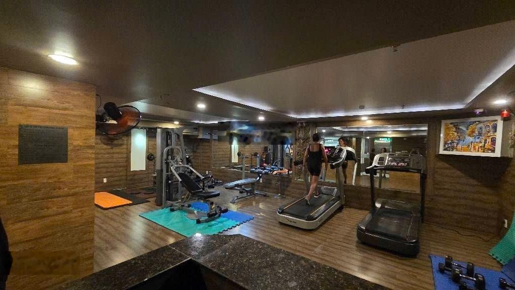 Bán khách sạn 4 sao - 9 tầng - có hồ bơi - rộng hiếm giữa trung tâm phú nhuận - 350m2