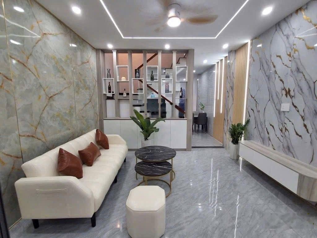 BÁN NHÀ NƠ TRANG LONG, Q.BÌNH THẠNH. DT: 56m2, Giá 3tỷ2. 2 Tầng, chính chủ, hẻm oto