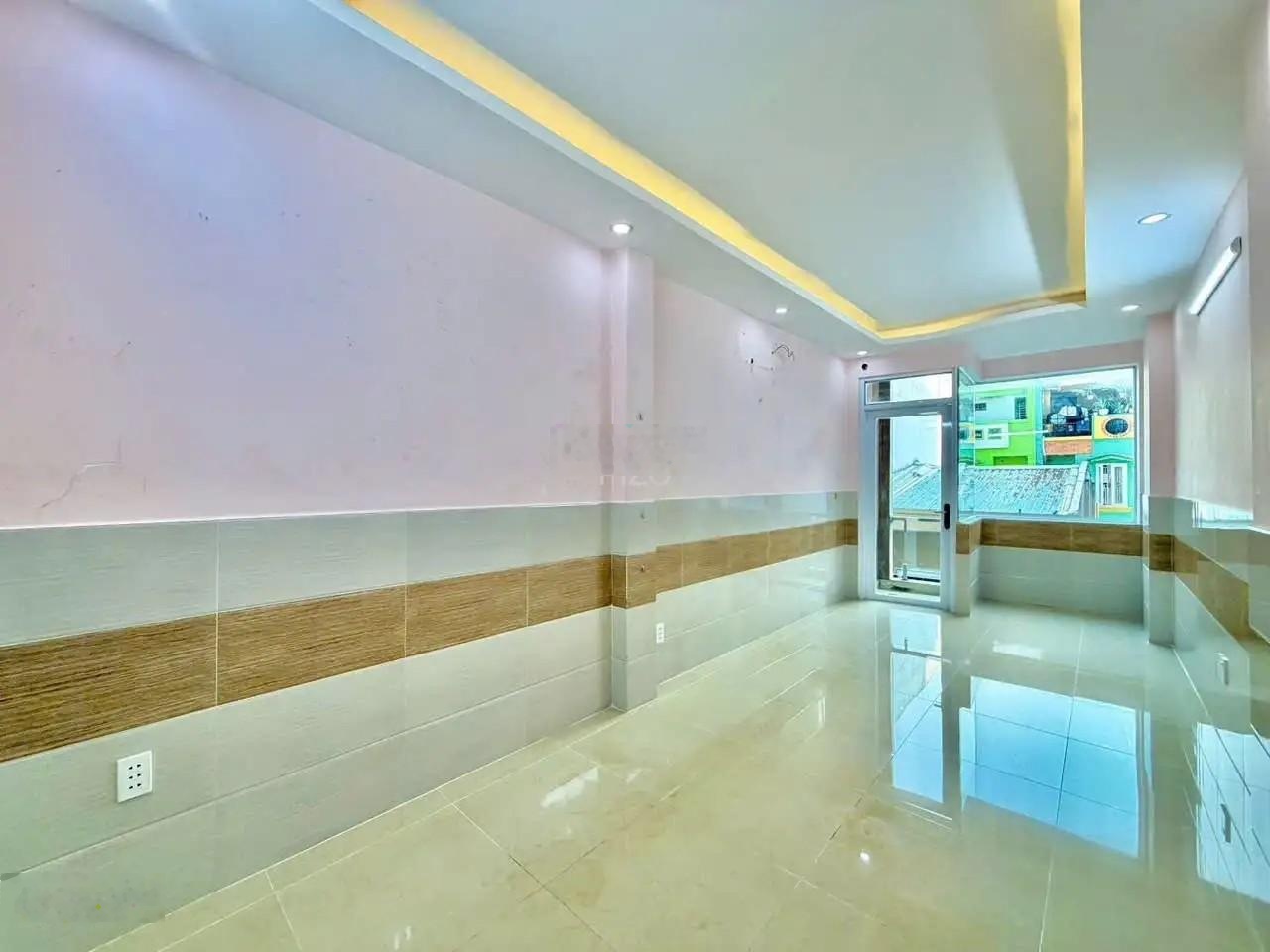 MỚI PHONG CÁCH SANG TRỌNG. Gần MẶT TIỀN Trường Sa P17 PN. Diện tích 3m x11m 3TST. Giá: 5,55 tỷ TL