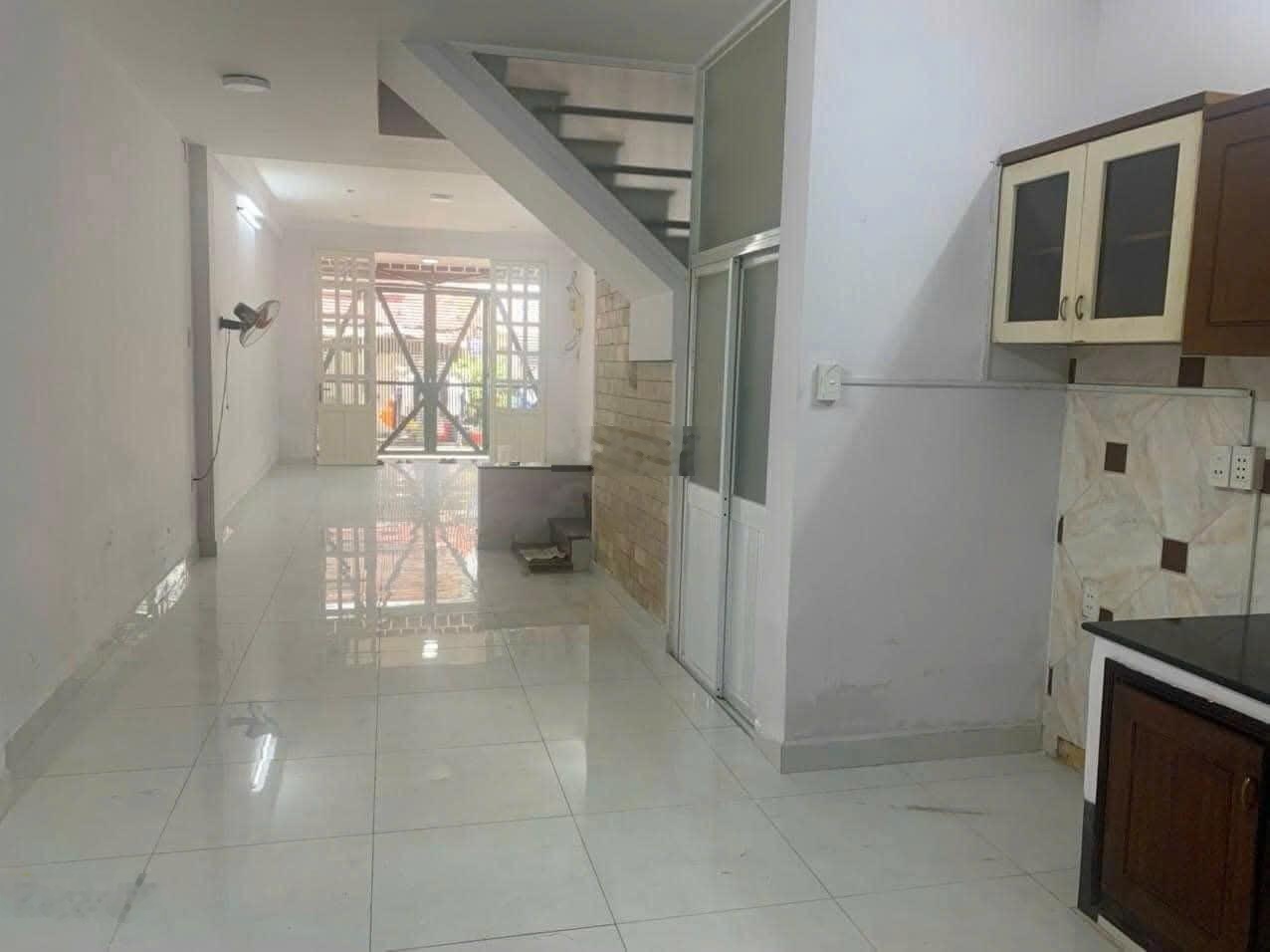 Chủ bán nhà đg 38 DT:4x16 giá 6,8 tỷ ,1 trệt,2 lầu ,Sổ hồng ,HBC ,(cũ),TĐ,LH:09082847810908284781