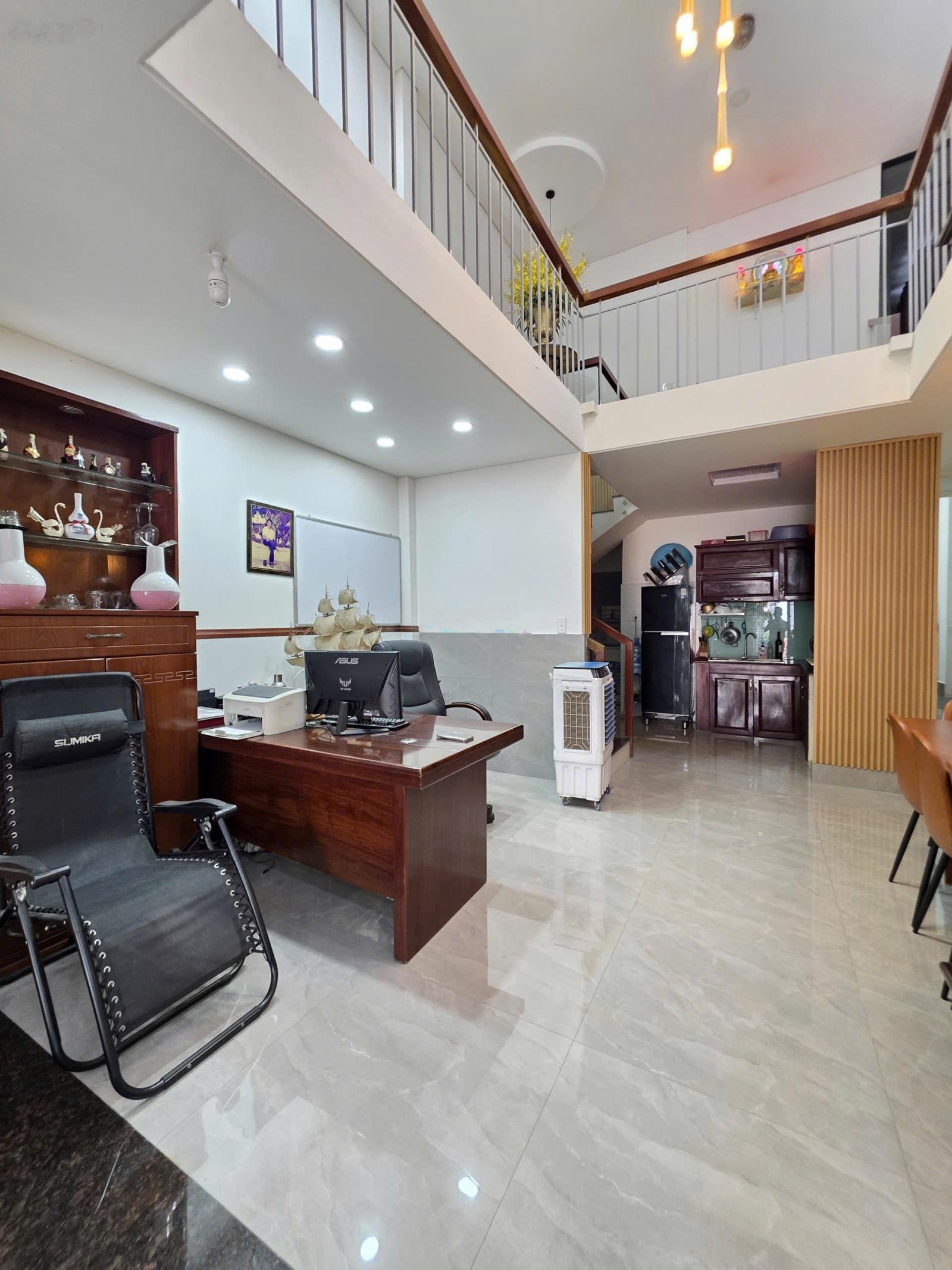 Quá rẻ- 4,6 tỉ nhà ngay bigc go dĩ an 5x20m-4pn-nhà rộng rãi xe hơi- nhanh tay sở hữu- quá rẻ!!!
