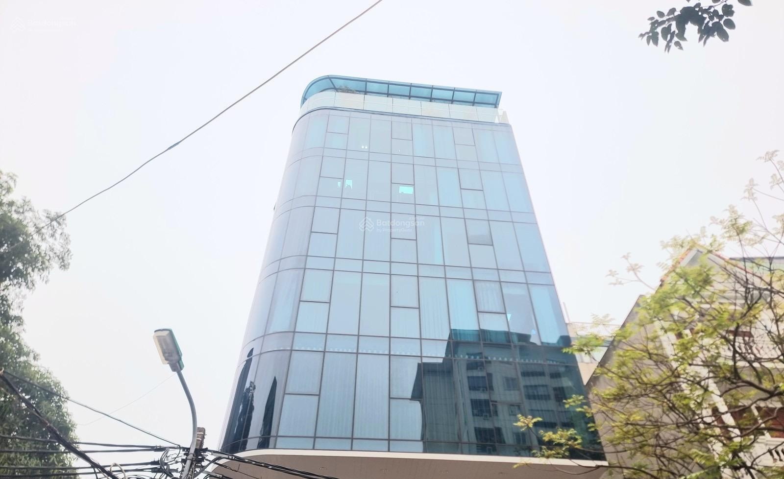 Hiếm, Bán Đất Mặt Phố Trần Bình-110m-mặt tiền 6m- kinh doanh- Oto-Xây 9 tầng thang máy thì tuyệt