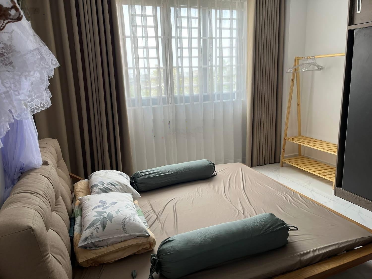 Cho thuê chung cư Hồng Loan 5C block B tầng 3