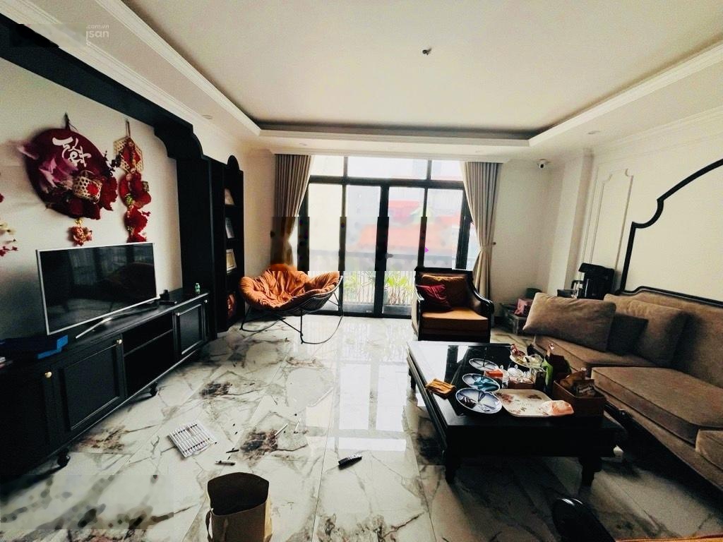 Bán nhà Văn Cao, gần Hồ Tây - 7 tầng, Thang Máy, Gara Oto. Giá 18.5 Tỷ