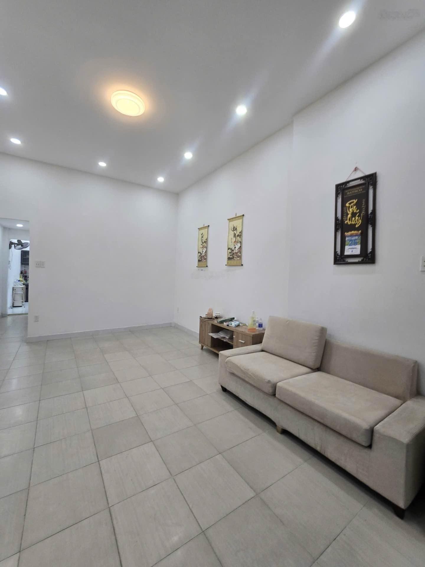 Đất vàng sân bay - 64m2 vuông vức - chỉ hơn 8 tỷ