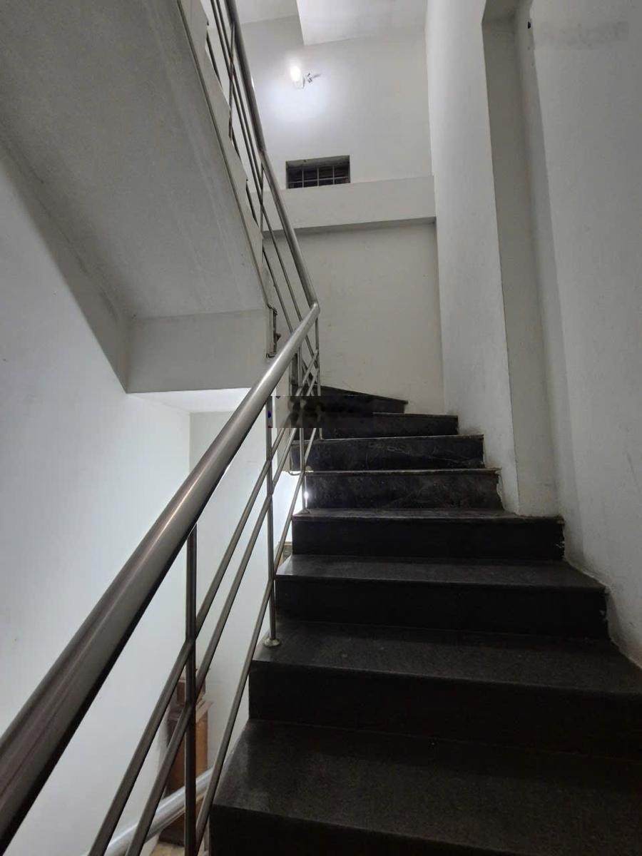 Siêu siêu hót - cực hiếm 1 căn mp buởi- giá đt - kd các kiểu - qh ổn - vỉa hè - 6 tầng 83m mt 5m .