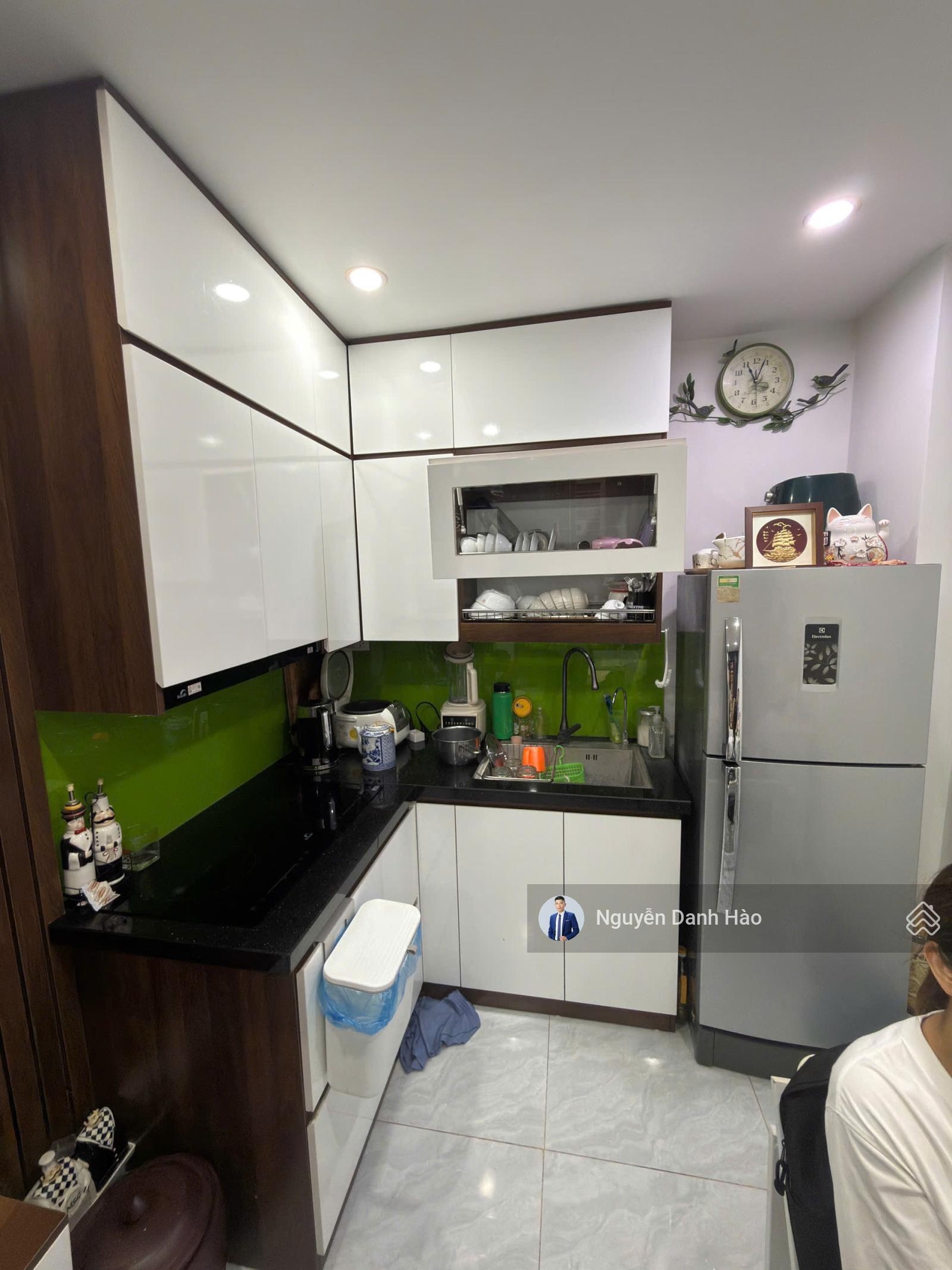 Nhà 5 tầng Trung Tả, cách Hồ Văn Chương 50m, full nội thất, ngõ rộng thoáng, ở ngay, giá 5.2 tỷ
