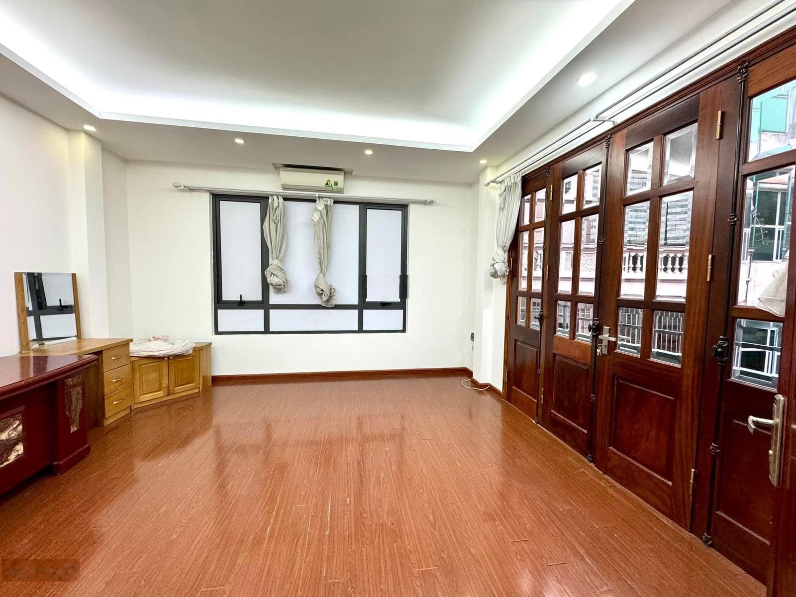 Hiếm! Siêu phẩm Vương Thừa Vũ -38m2 x 5 Tầng - 2 Mặt Ngõ Ô Tô Tránh -Kinh Doanh - Gara trong nhà!.