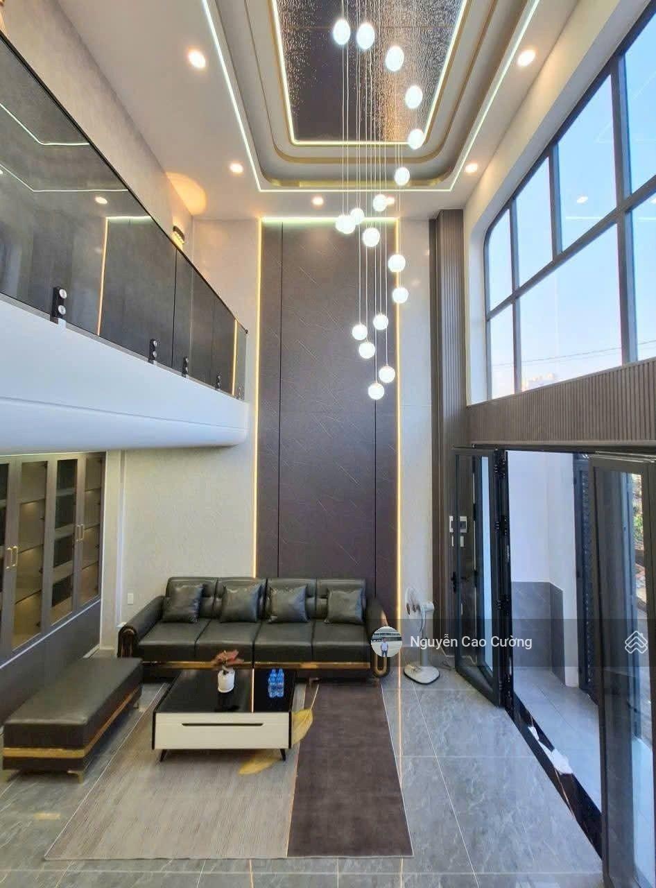 Bán nhà xây mới 5.5x10m 1lững 3 lầu, đường Thạnh lộc 15 ngay ngã tư Ga giáp Gò vấp
