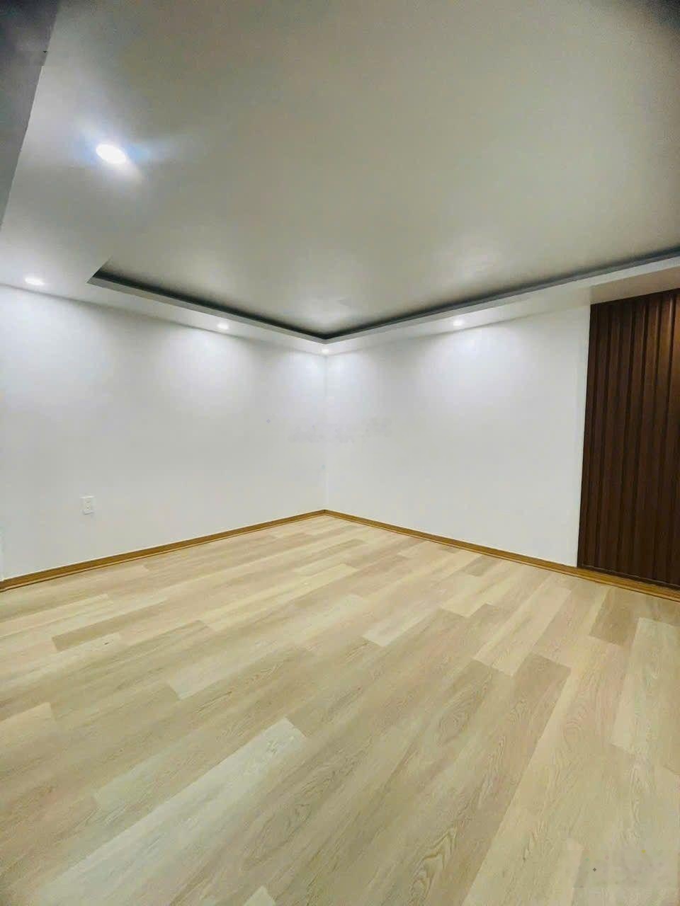 Hạ giá sâu mặt đường Nguyễn Đức Cảnh_Hải Phòng0378478578