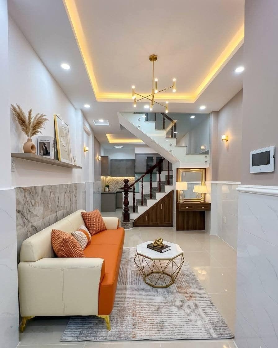Vị trí đẹp, cực hót nhà phố Minh Khai, ngõ nông 50m ra ô tô, 40m2.