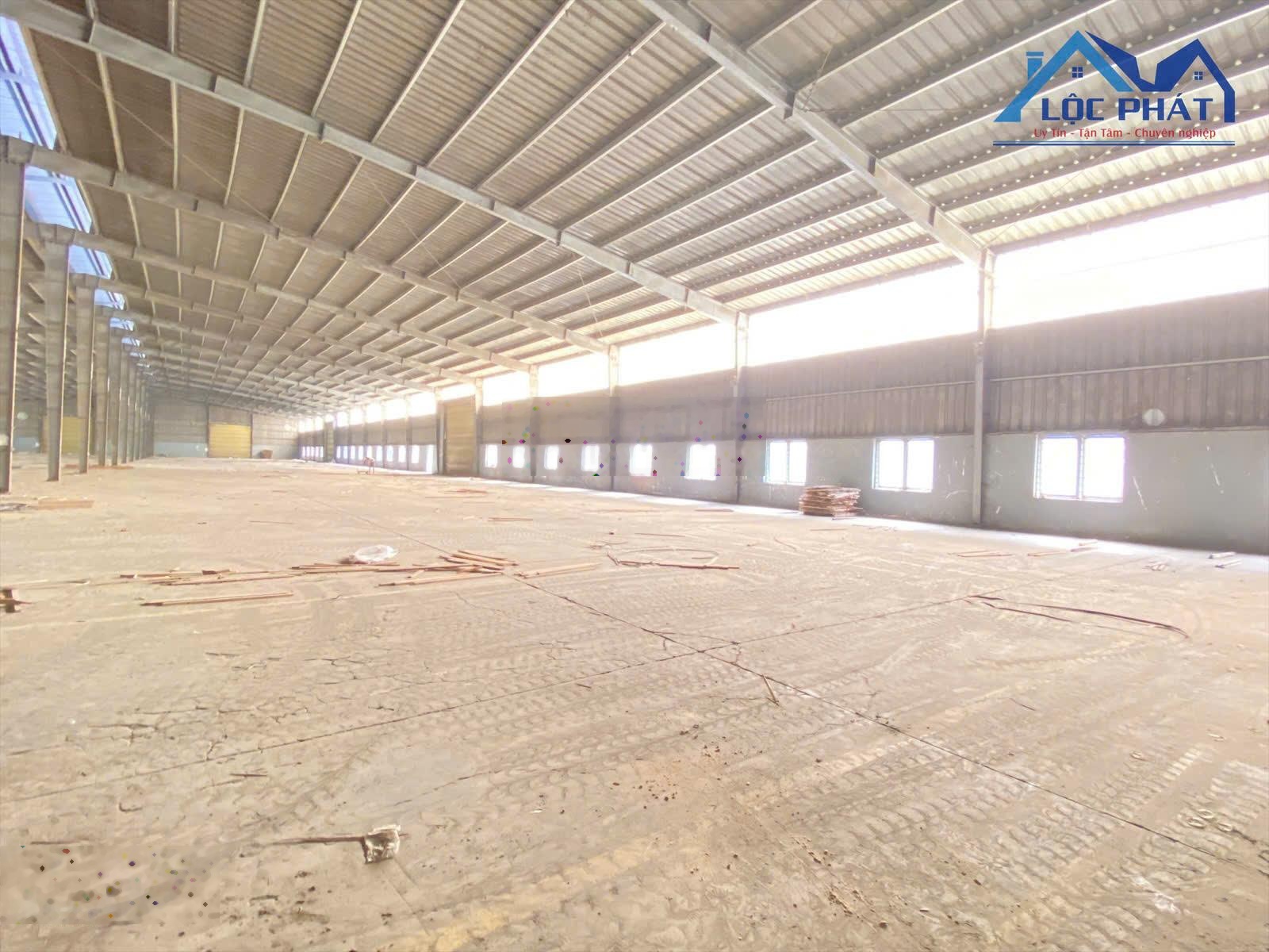 Cho thuê nhà xưởng giá rẻ 9.000m2 chỉ 264 triệu/tháng. Trảng Dài - Đồng Nai: 0375854515