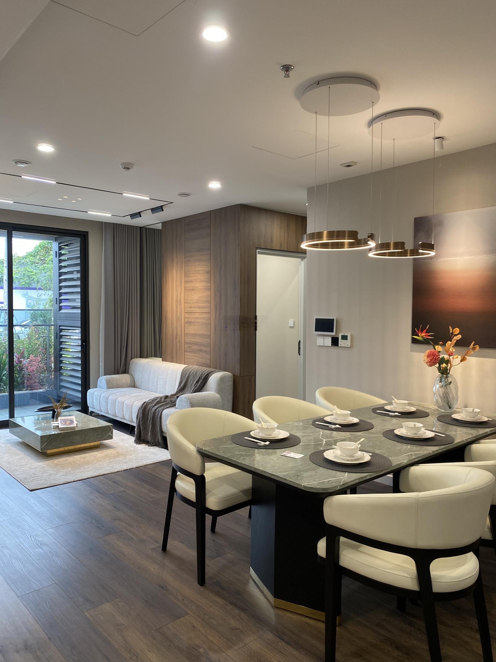 Căn hộ 3PN xịn : nội thất tiêu chuẩn khách sạn. Thiết bị Toto nhập. Kính hộp 2 lớp.
