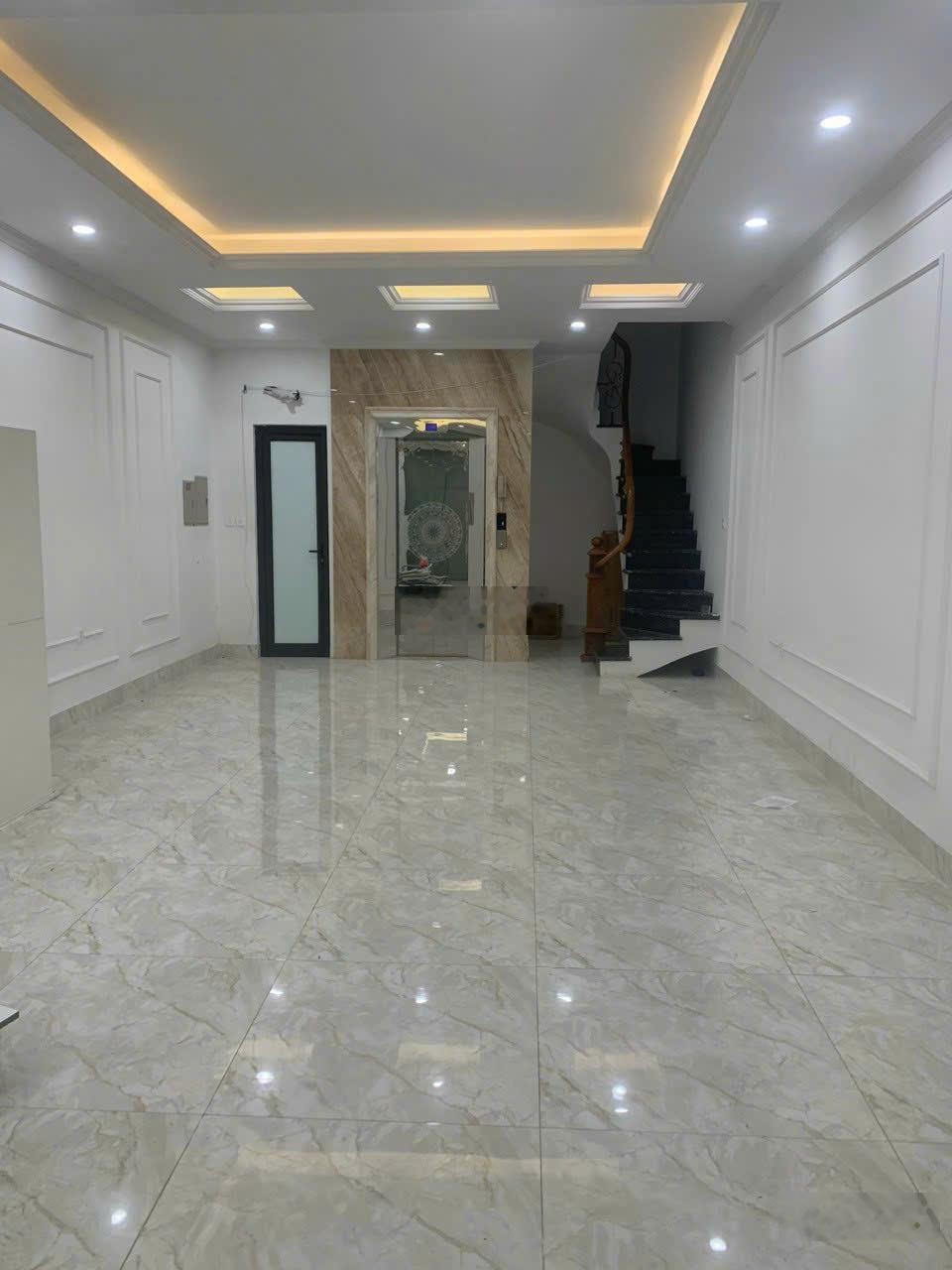 Chủ cần bán hạ chào 500tr. Chính chủ bán nhà MP Nguyễn Chí Thanh, Huỳnh Thúc Kháng. DT 120m2x 8t