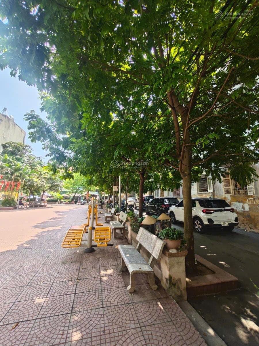 Bán gấp nhà đẹp - phân lô cán bộ - ngõ thông - dân trí cao - gần hồ điều hoà