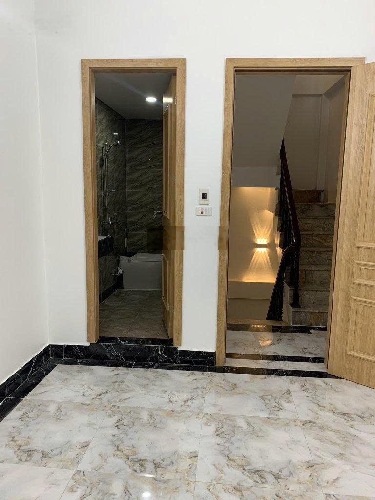 Cho thuê nhà đẹp xuất sắc tại Xã Đàn, Đống Đa, 15 triệu, 40m2, 3PN, 4WC.LH 0356380487